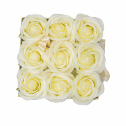 Caja de Regalo - Flor de Jabón  9 Rosas Crema - cuadrado