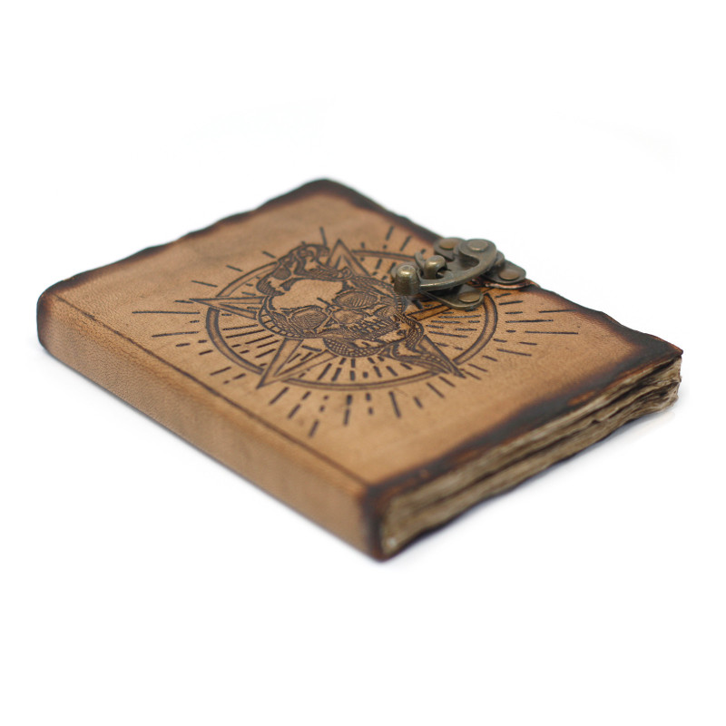 Cuaderno de Cuero Pentágono y Calavera Hojas quemadas